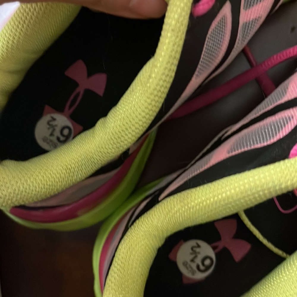 COPY - Under armor running shoes 6.5Y - Picture 3 of 3